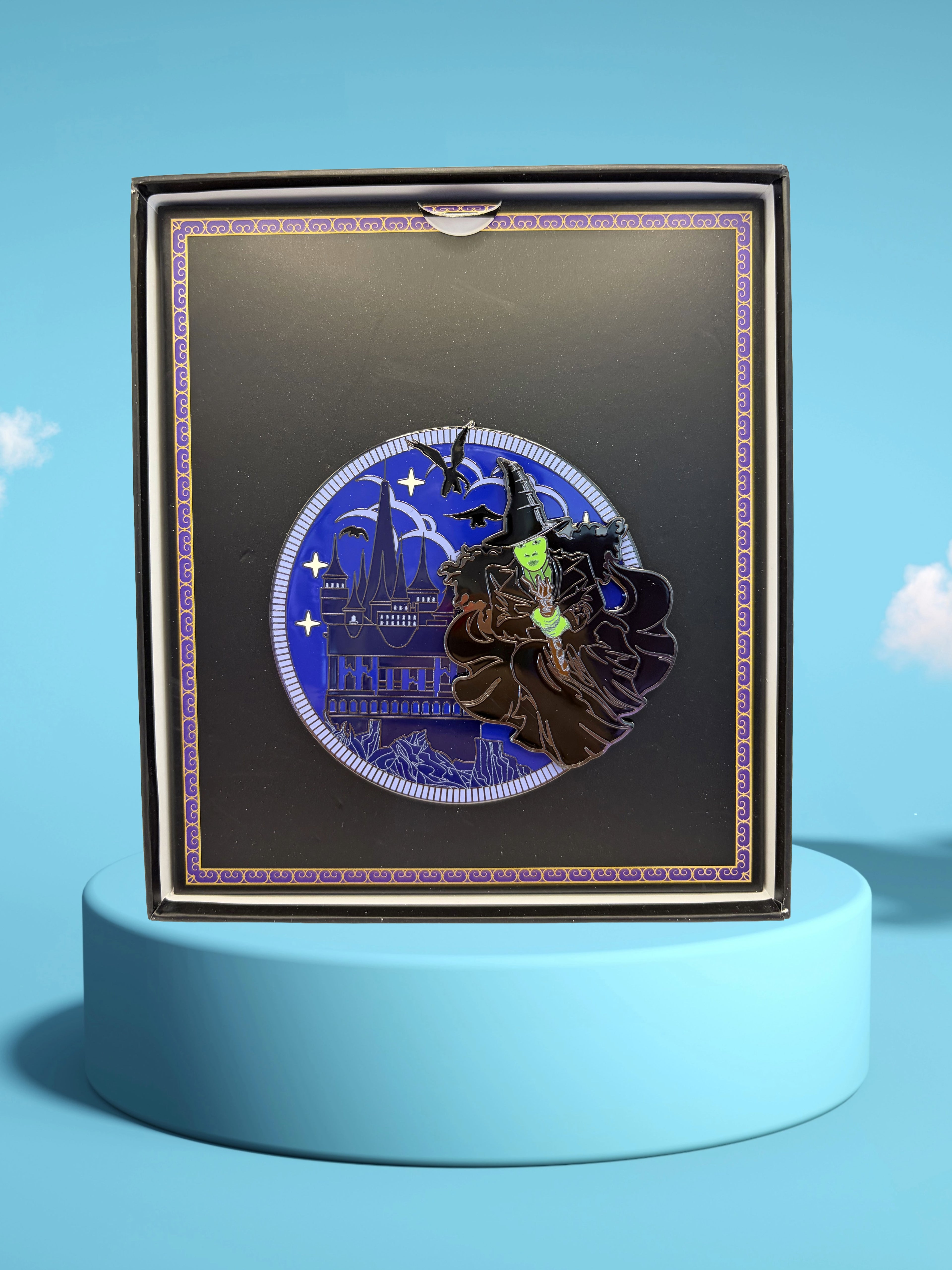 Loungefly - Wicked - Elphaba Glow-in-the-Dark Limited Edition Pin